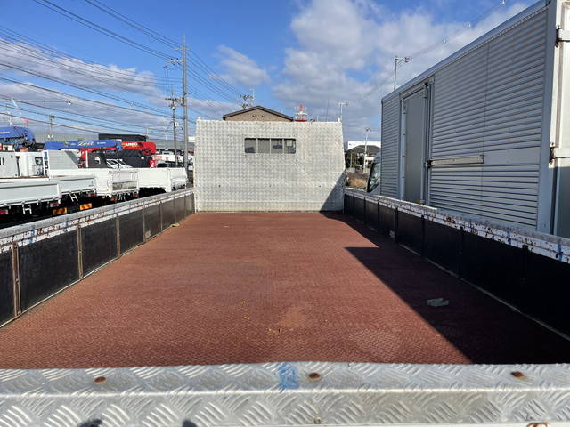 三菱ふそうファイター平ボディ増トン（6t・8t）[写真07]