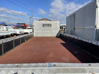 三菱ふそうファイター平ボディ増トン（6t・8t）[写真08]