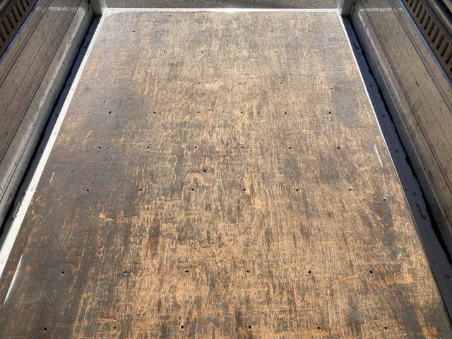 UDトラックスコンドルアルミウイング中型（4t）[写真17]