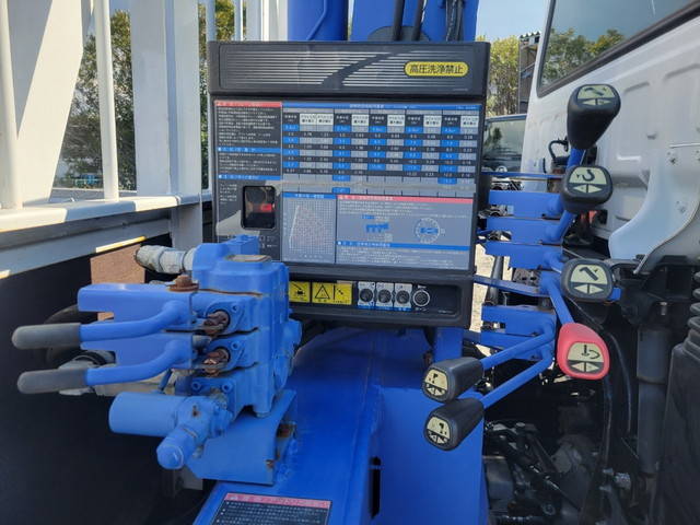 UDトラックスコンドルクレーン6段中型（4t）[写真14]