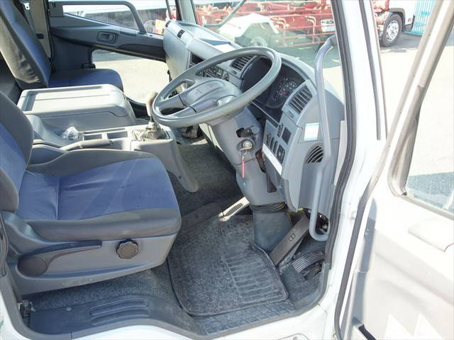 三菱ふそうファイター平ボディ中型（4t）[写真22]