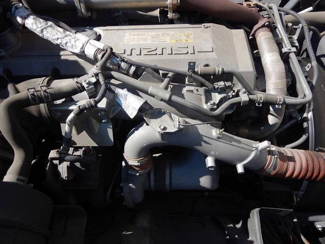 いすゞギガトレーラーヘッド（トラクターヘッド）大型（10t）[写真12]