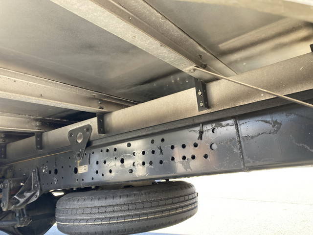 いすゞエルフ冷凍車（冷蔵車）小型（2t・3t）[写真27]