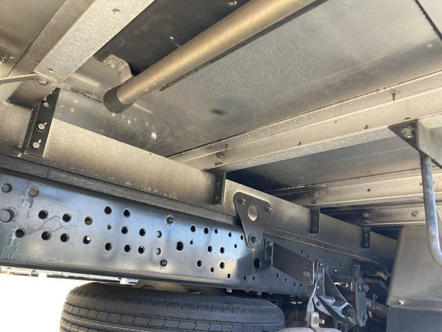 いすゞエルフ冷凍車（冷蔵車）小型（2t・3t）[写真28]