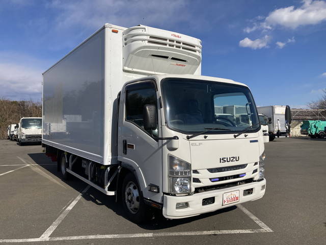 いすゞエルフ冷凍車（冷蔵車）小型（2t・3t）[写真03]