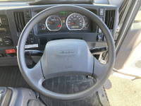 いすゞエルフ冷凍車（冷蔵車）小型（2t・3t）[写真36]