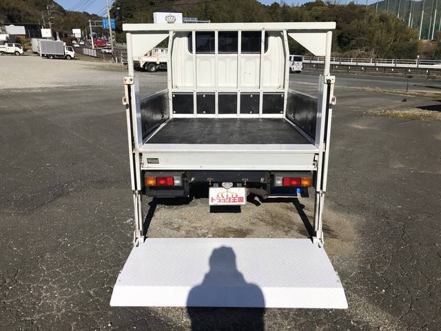 三菱ふそうキャンターダブルキャブ（Wキャブ）小型（2t・3t）[写真11]