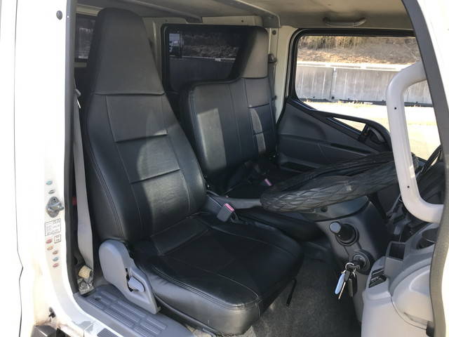 三菱ふそうキャンターダブルキャブ（Wキャブ）小型（2t・3t）[写真31]