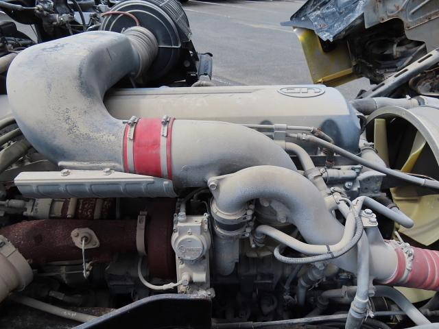 UDトラックスクオンミキサー車（コンクリートミキサー）大型（10t）[写真15]