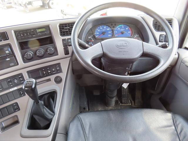 UDトラックスクオンミキサー車（コンクリートミキサー）大型（10t）[写真19]