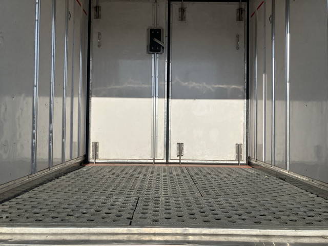 三菱ふそうキャンター冷凍車（冷蔵車）小型（2t・3t）[写真15]