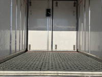 三菱ふそうキャンター冷凍車（冷蔵車）小型（2t・3t）[写真15]