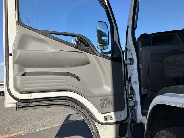 三菱ふそうキャンター冷凍車（冷蔵車）小型（2t・3t）[写真33]