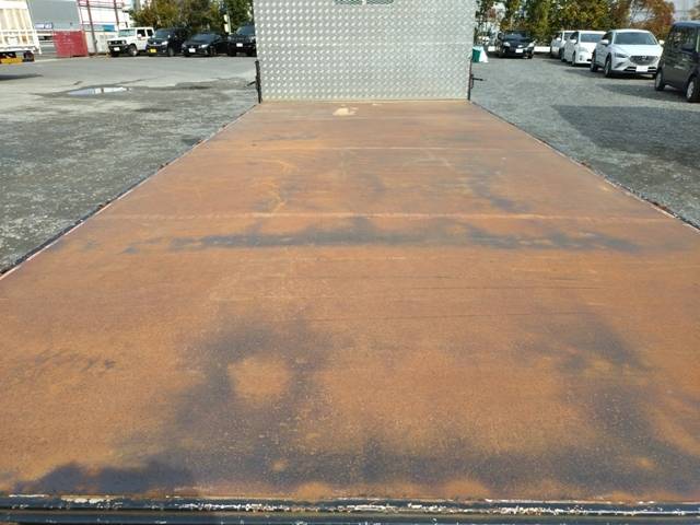 三菱ふそうキャンター平ボディ小型（2t・3t）[写真12]