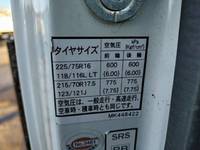 三菱ふそうキャンター平ボディ小型（2t・3t）[写真17]