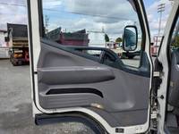 三菱ふそうキャンター平ボディ小型（2t・3t）[写真24]