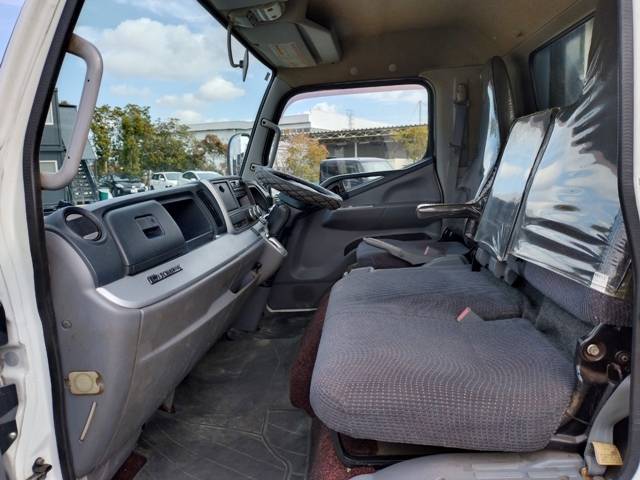 三菱ふそうキャンター平ボディ小型（2t・3t）[写真27]