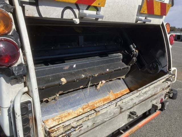 日野デュトロパッカー車（塵芥車）小型（2t・3t）[写真12]