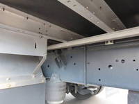 いすゞギガアルミウイング大型（10t）[写真12]