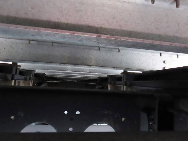 いすゞギガアルミウイング大型（10t）[写真13]