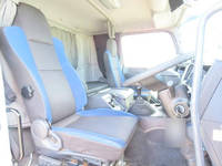 いすゞギガアルミウイング大型（10t）[写真20]