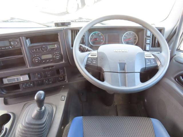 いすゞギガアルミウイング大型（10t）[写真22]