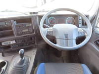 いすゞギガアルミウイング大型（10t）[写真22]