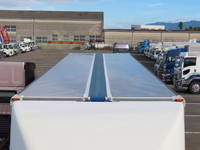 いすゞギガアルミウイング大型（10t）[写真08]