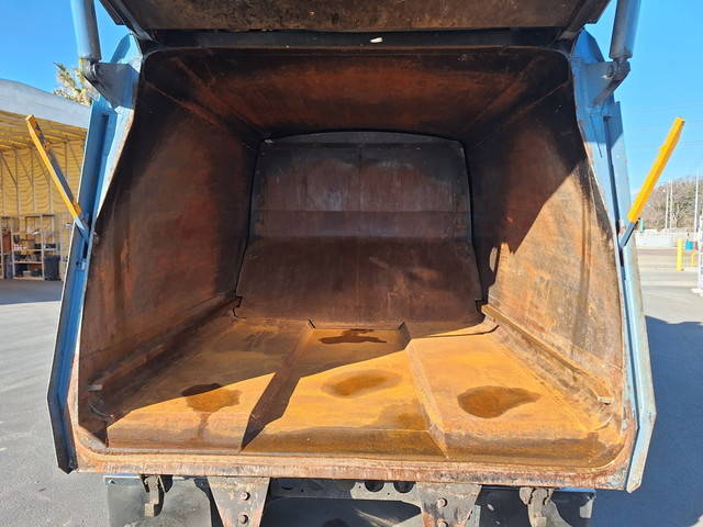 いすゞエルフパッカー車（塵芥車）小型（2t・3t）[写真08]