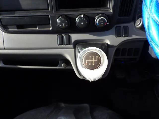 三菱ふそうキャンターダブルキャブ（Wキャブ）小型（2t・3t）[写真15]