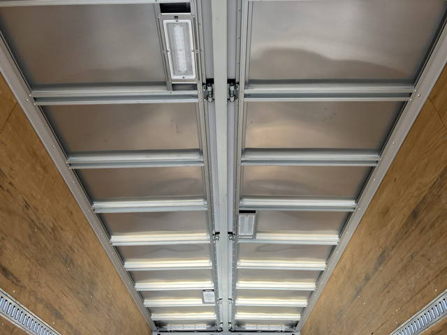 いすゞフォワードアルミウイング中型（4t）[写真11]