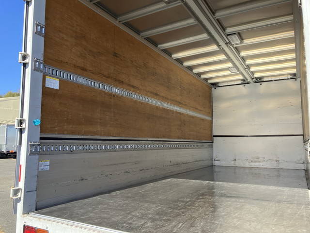 いすゞフォワードアルミウイング中型（4t）[写真12]