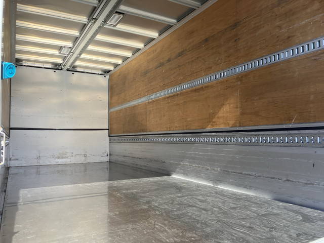 いすゞフォワードアルミウイング中型（4t）[写真13]