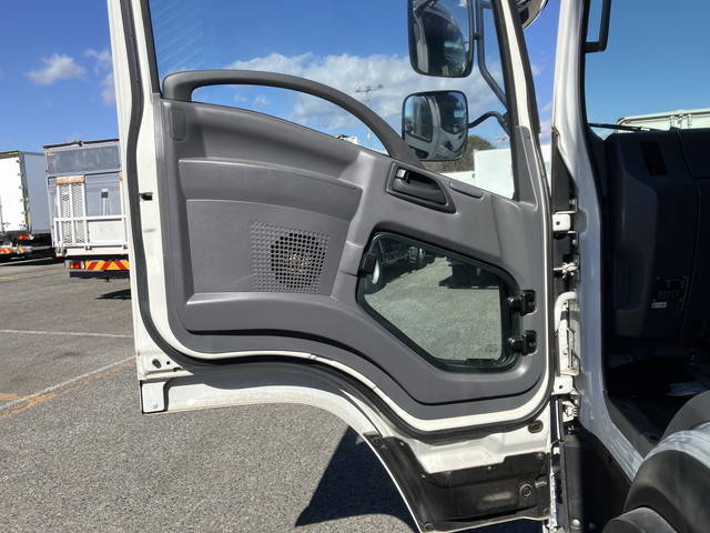 いすゞフォワードアルミウイング中型（4t）[写真27]