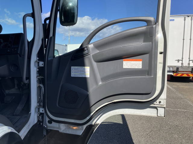 いすゞフォワードアルミウイング中型（4t）[写真28]