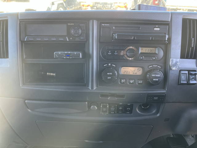 いすゞフォワードアルミウイング中型（4t）[写真37]