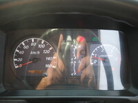 いすゞエルフクレーン5段小型（2t・3t）[写真41]