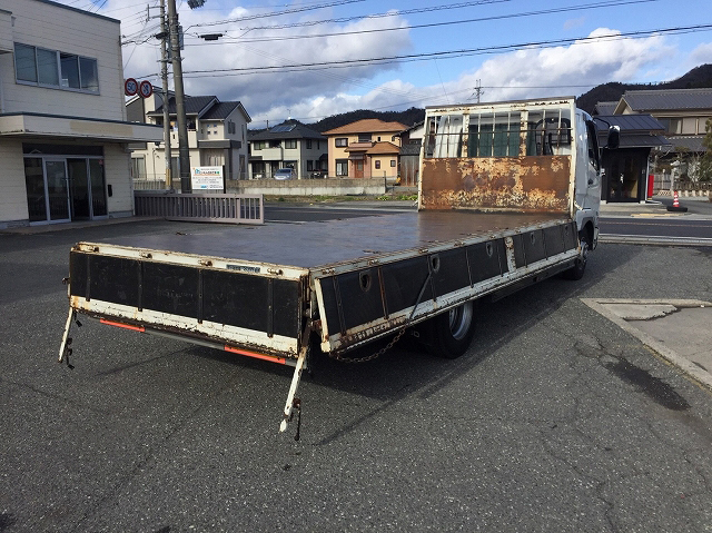 三菱ふそうファイター平ボディ中型（4t）[写真02]