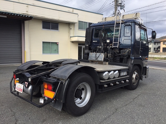 UDトラックスビッグサムトレーラーヘッド（トラクターヘッド）大型（10t）[写真02]