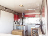 トヨタトヨエース移動販売車小型（2t・3t）[写真02]