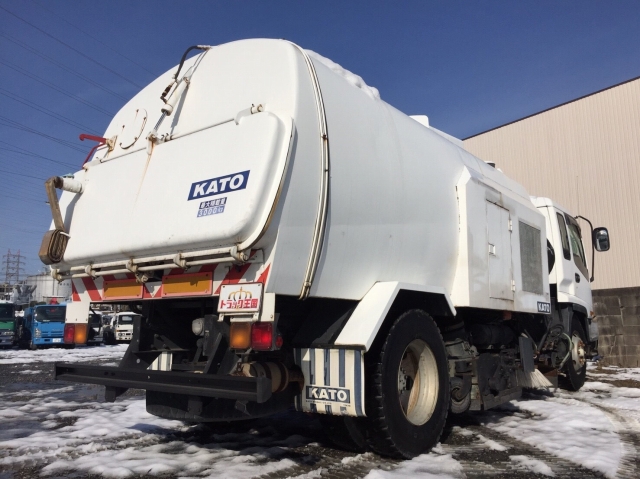 いすゞフォワード清掃車増トン（6t・8t）[写真02]