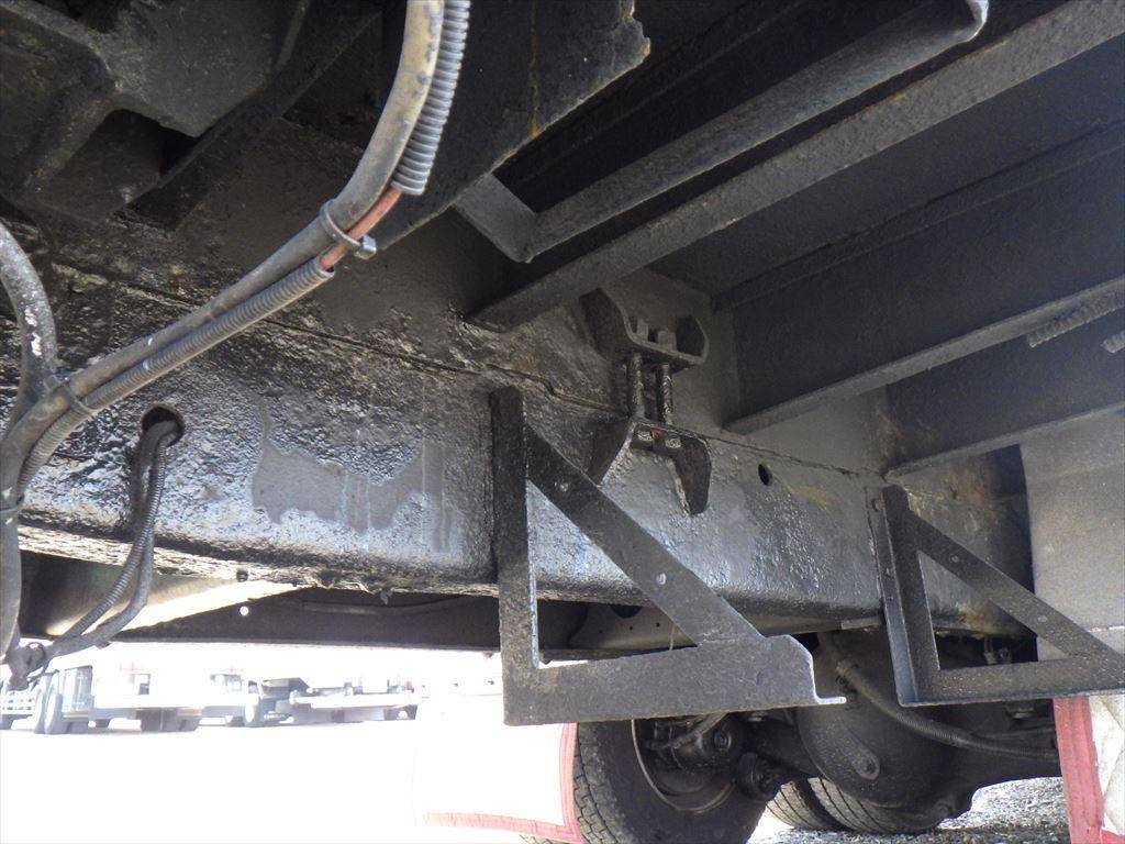 日野プロフィアセルフローダー大型（10t）[写真12]