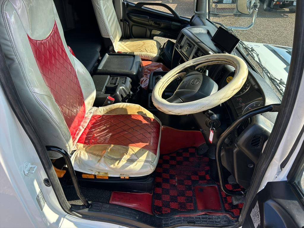 日野プロフィアセルフローダー大型（10t）[写真17]