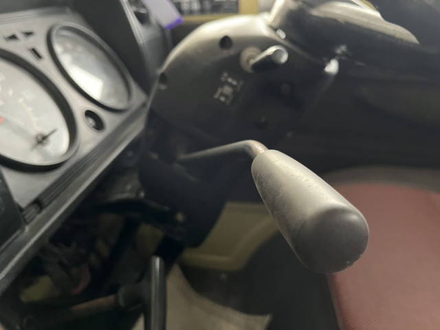 三菱キャンター平ボディ小型（2t・3t）[写真10]