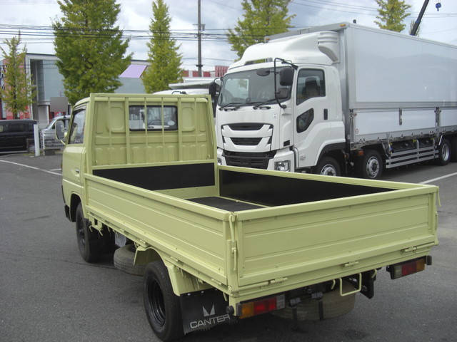三菱キャンター平ボディ小型（2t・3t）[写真02]
