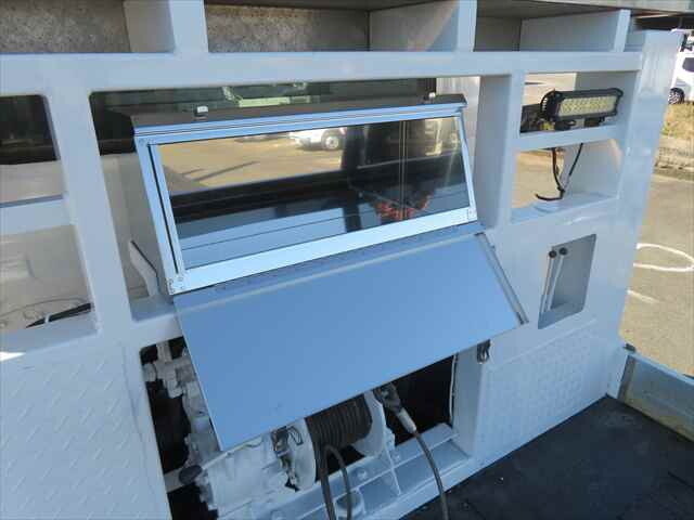 UDトラックスクオンセルフローダー大型（10t）[写真11]