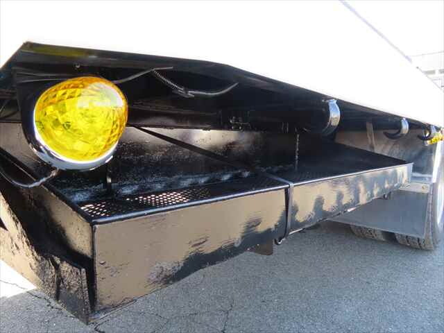 UDトラックスクオンセルフローダー大型（10t）[写真18]