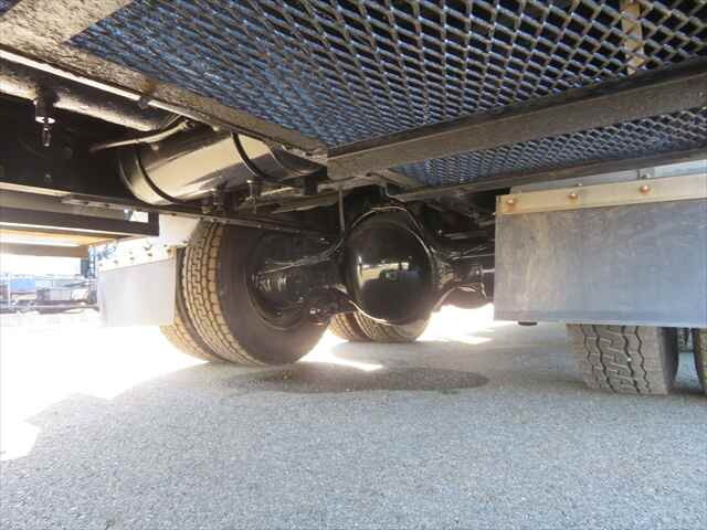 UDトラックスクオンセルフローダー大型（10t）[写真19]