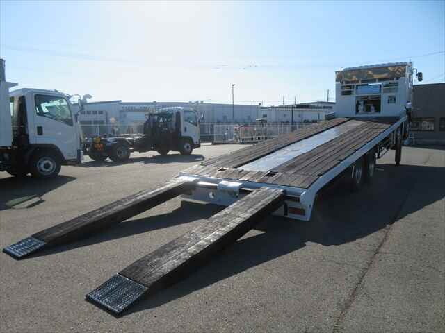 UDトラックスクオンセルフローダー大型（10t）[写真02]