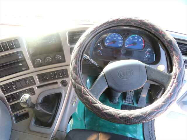 UDトラックスクオンセルフローダー大型（10t）[写真22]